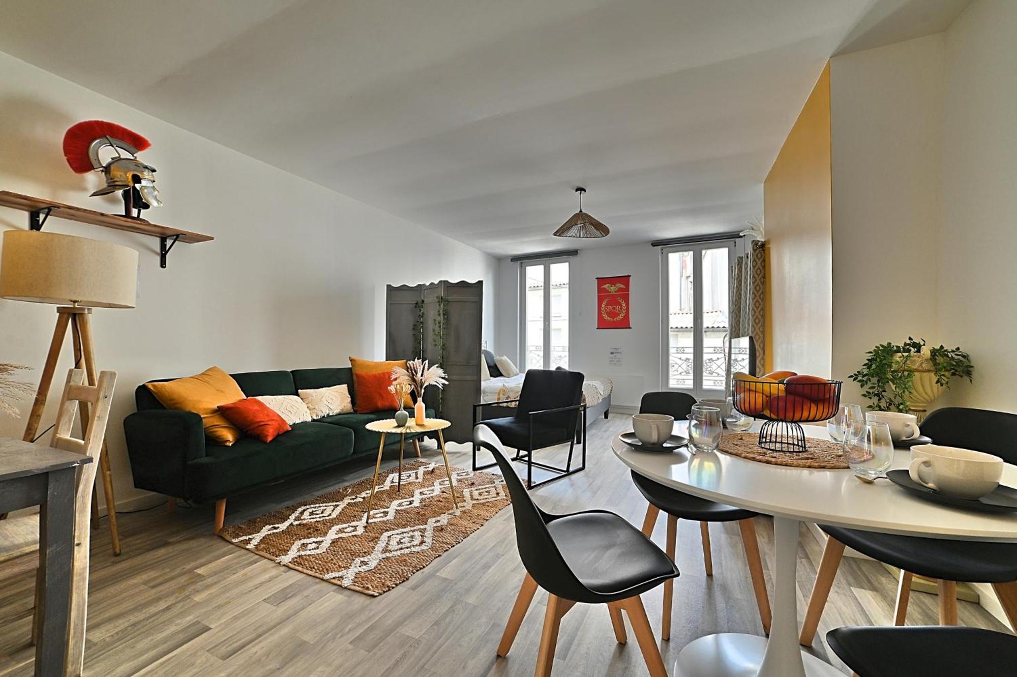 Ave Cesar - Confort Moderne & Charme Gallo-Romain - Coeur De Ville - Tv 4K - Fibre Saintes Bagian luar foto