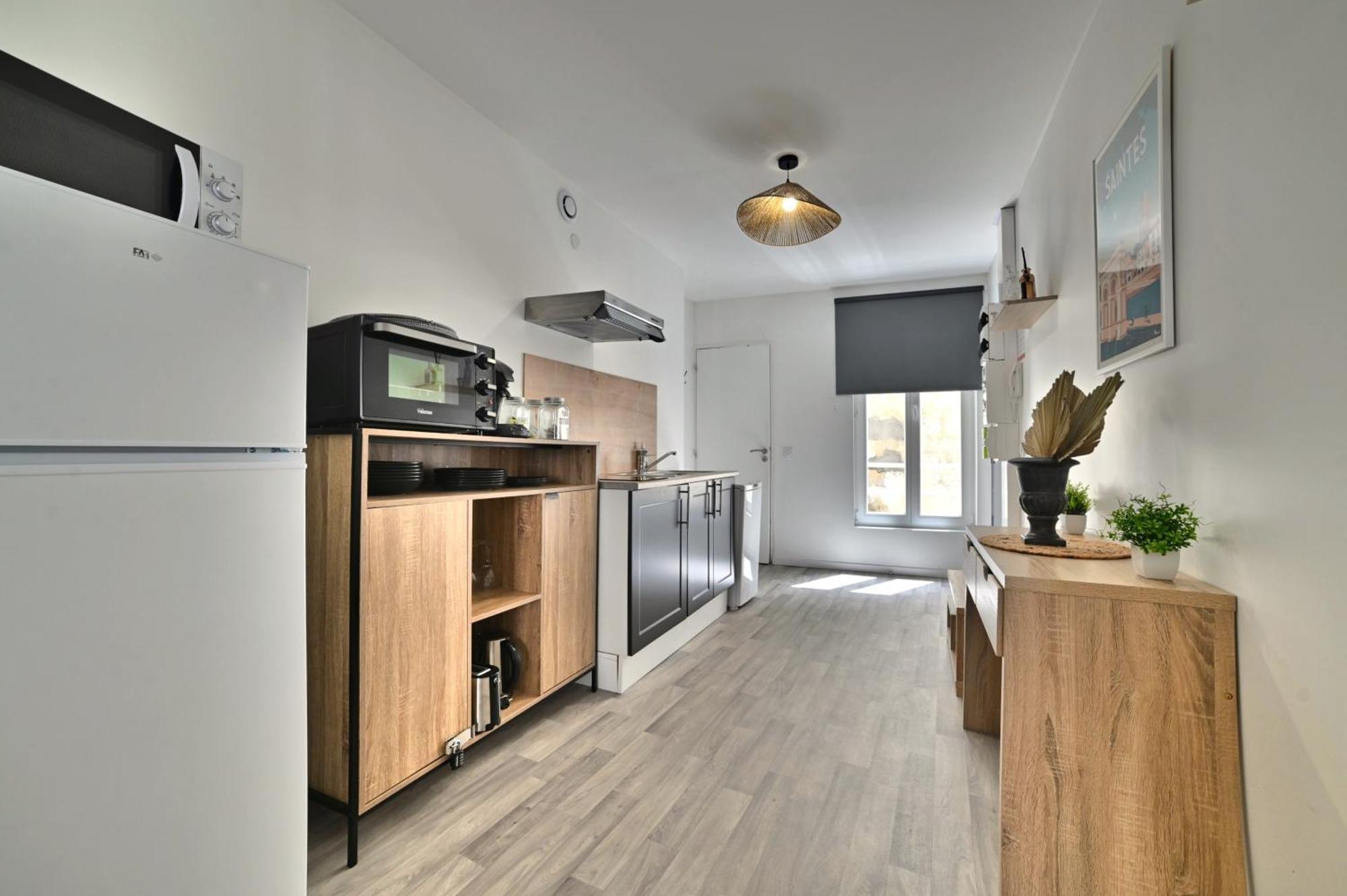 Ave Cesar - Confort Moderne & Charme Gallo-Romain - Coeur De Ville - Tv 4K - Fibre Saintes Bagian luar foto